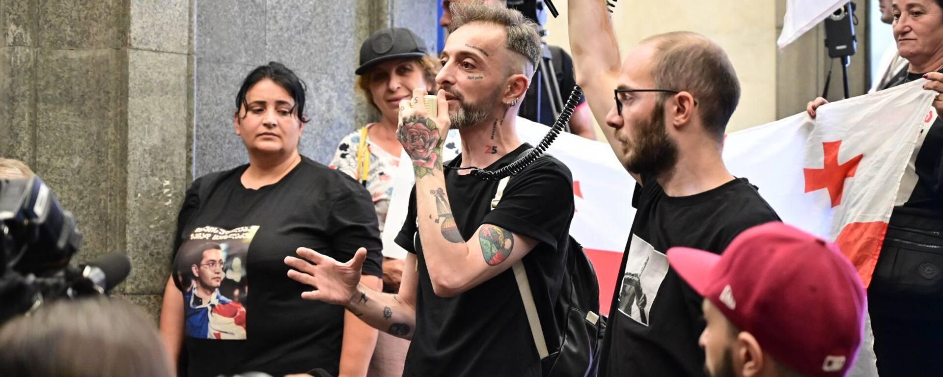 Акция протеста прозападной оппозиции у избирательного штаба Кахи Каладзе - Sputnik Грузия, 1920, 25.09.2025