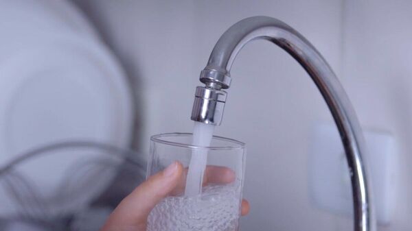 Качество питьевой воды в Грузии: почему страна отстает от соседей? – видео 
 - Sputnik Грузия