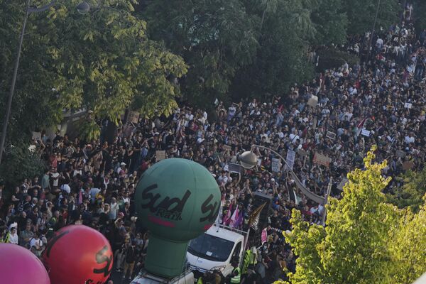 Демонстрация против сокращения бюджета, Париж. - Sputnik Грузия