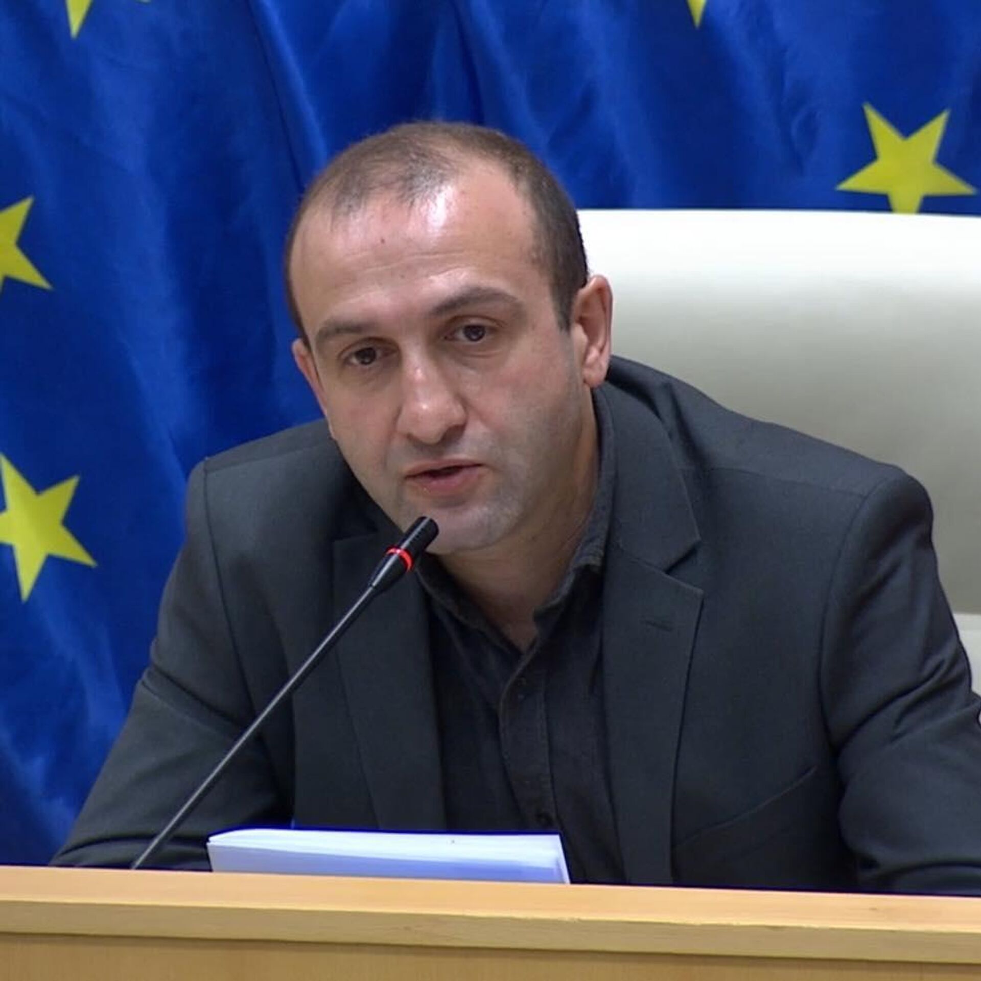 Оппозиционный кандидат на выборах в мэры Тбилиси от партии Гирчи Яго Хвичия - Sputnik Грузия, 1920, 20.09.2025