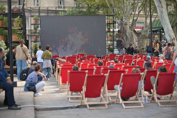 Здесь можно найти даже кинотеатр под открытым небом! - Sputnik Грузия