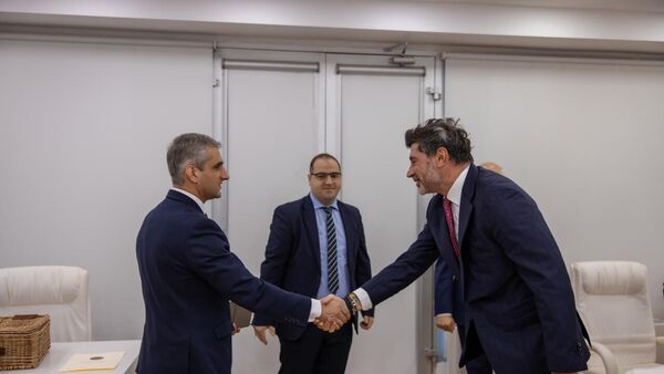 Мэр Тбилиси Каха Каладзе и мэр Еревана Тигран Авинян - Sputnik Грузия