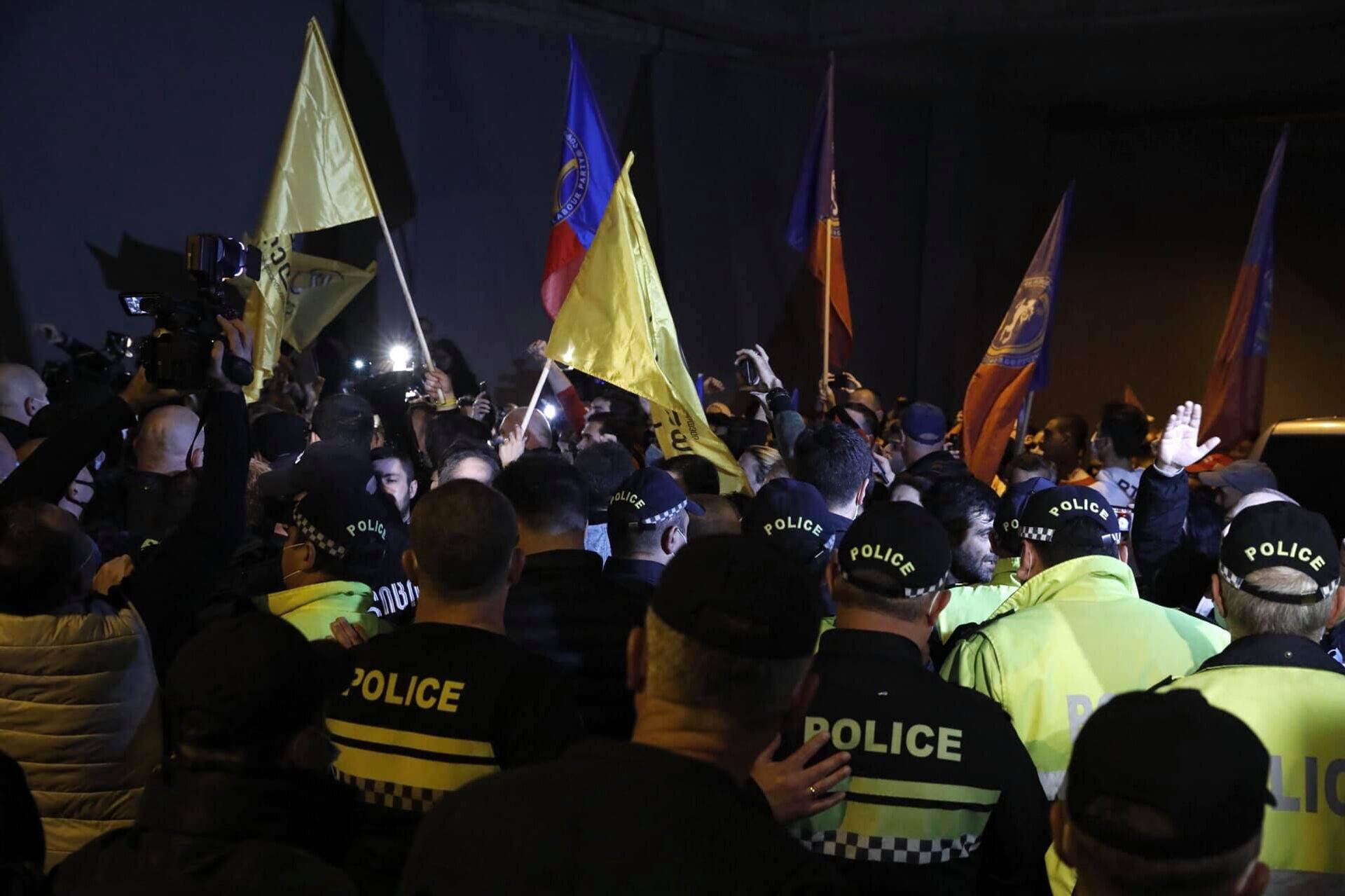 Протест оппозиции против результатов парламентских выборов 2020 года, Тбилиси Протест оппозиции против результатов парламентских выборов 2020 года, Тбилиси - Sputnik Грузия, 1920, 23.09.2025