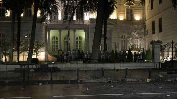 Митинг объединенной оппозиции у администрации президента Грузии 4 октября 2025 года - Sputnik Грузия