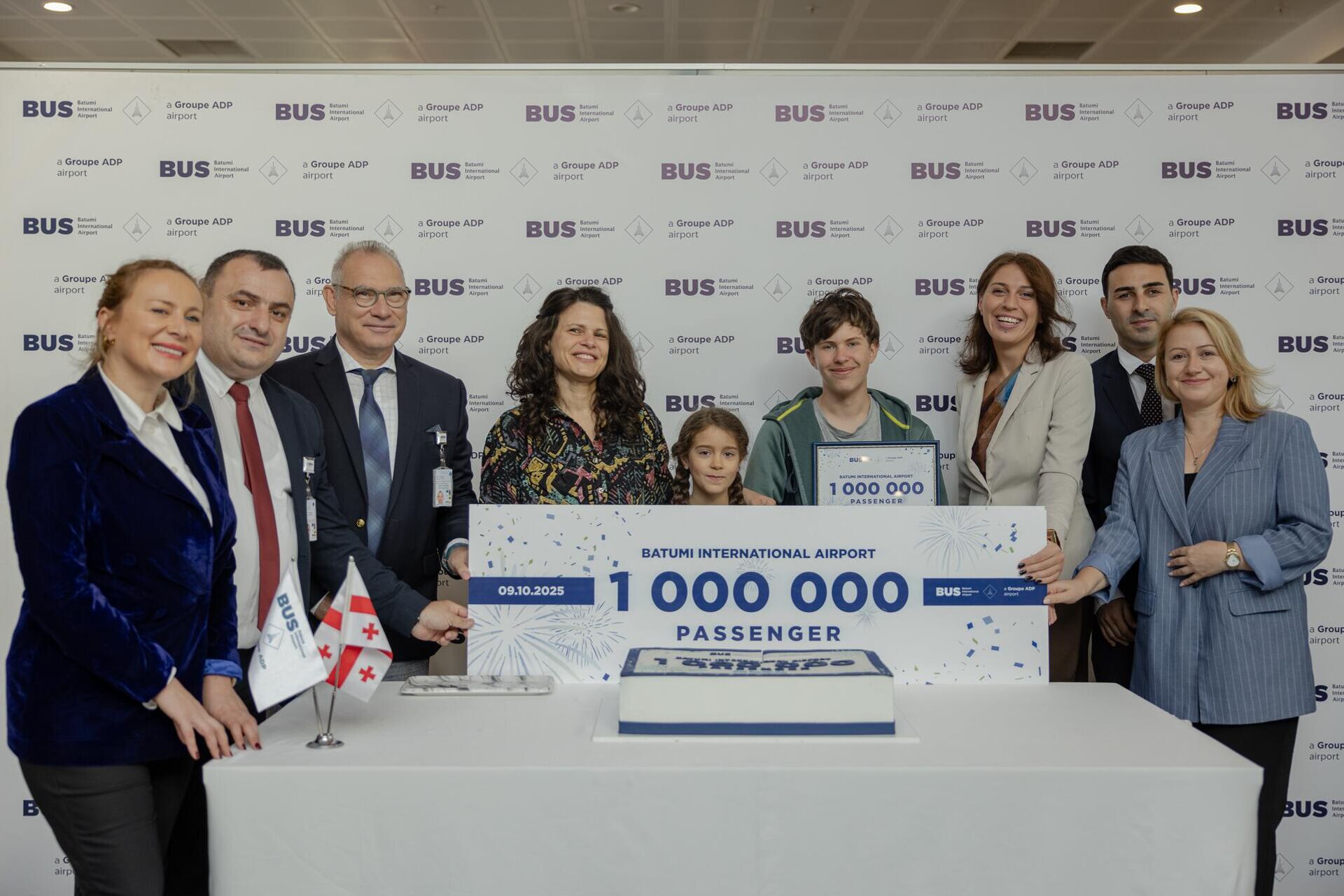 В аэропорту Батуми встретили миллионного пассажира - Sputnik Грузия, 1920, 09.10.2025