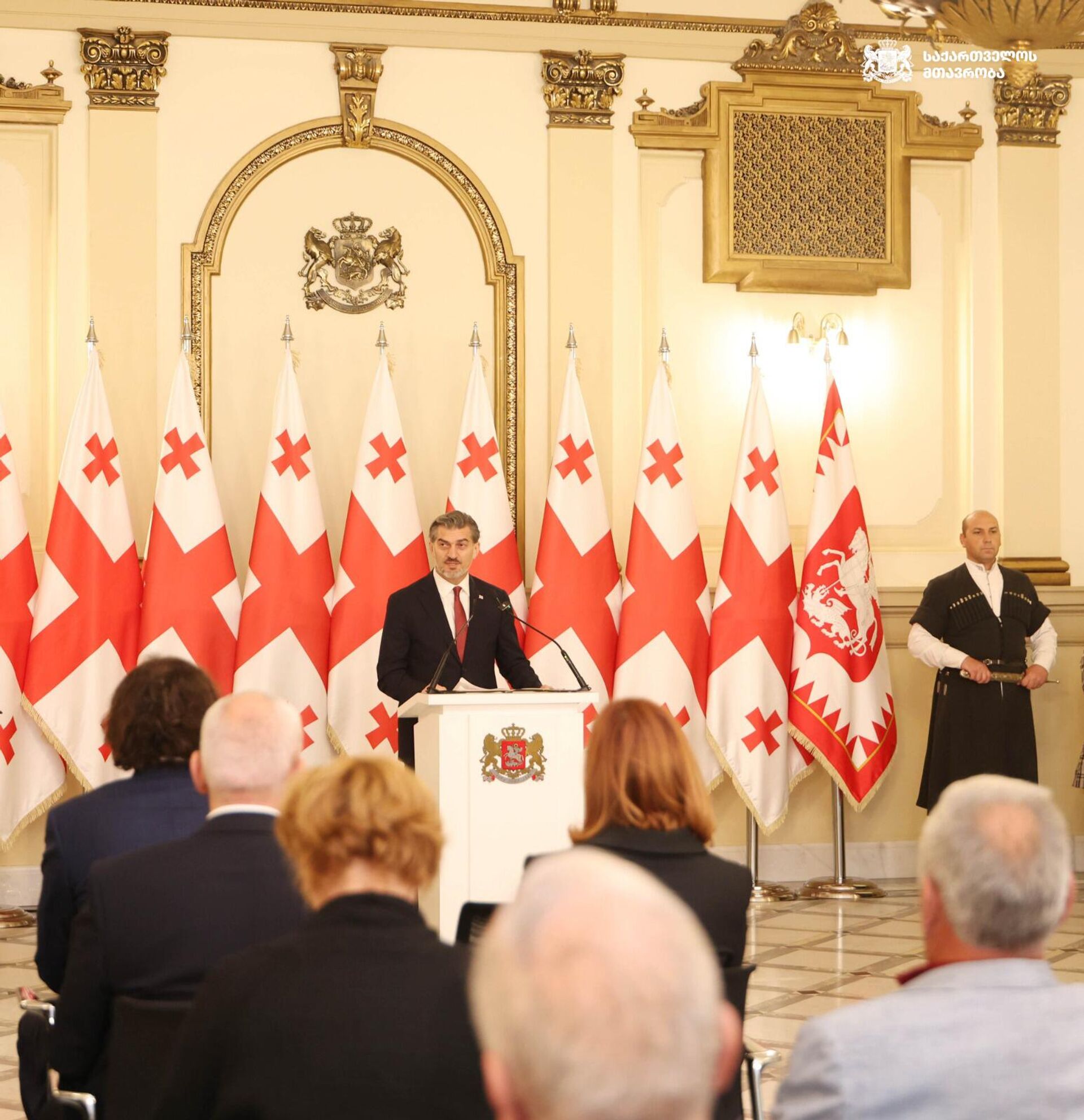 Президент Грузии Михаил Кавелашвили наградил 26 представителей сферы культуры орденами Чести и Сияния за особый вклад в развитие культуры - Sputnik Грузия, 1920, 11.10.2025
