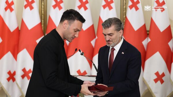Президент Грузии Михаил Кавелашвили наградил 26 представителей сферы культуры орденами Чести и Сияния за особый вклад в развитие культуры - Sputnik Грузия