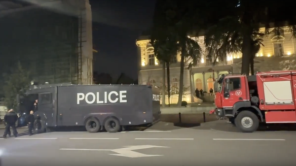 У резиденции президента Грузии сегодня спокойно - видео - Sputnik Грузия