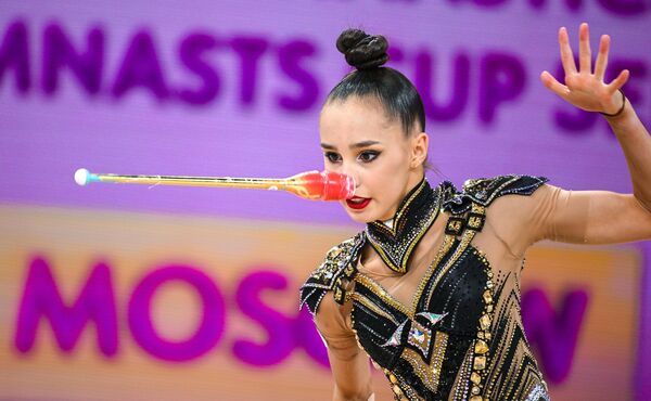 Мария Борисова выполняет упражнение с булавами в финале международных соревнований по художественной гимнастике "Кубок Сильнейших-2025". Мария Борисова выполняет упражнение с булавами в финале международных соревнований по художественной гимнастике "Кубок Сильнейших-2025". - Sputnik Грузия