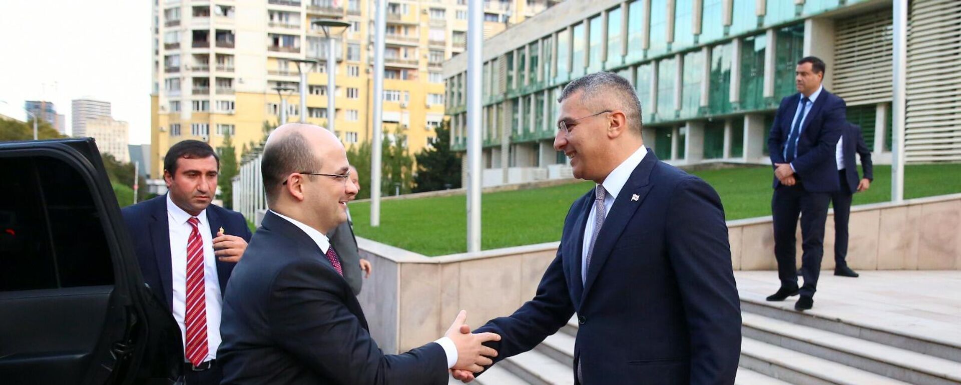 Главы СГБ Грузии и Армении Мамука Мдинарадзе и Андраник Симонян - Sputnik Грузия, 1920, 26.10.2025