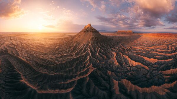 Снимок Silent Sunrise over Karst Valleys фотографа Daniel Viñé Garcia, получивший приз RAW Planet конкурса 16th EPSON International Pano Awards  - Sputnik საქართველო