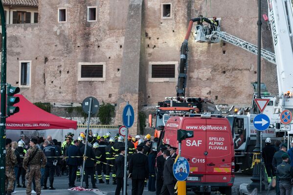 Ведется расследование инцидента. Башню признали аварийной: есть угроза нового обрушения. - Sputnik Грузия