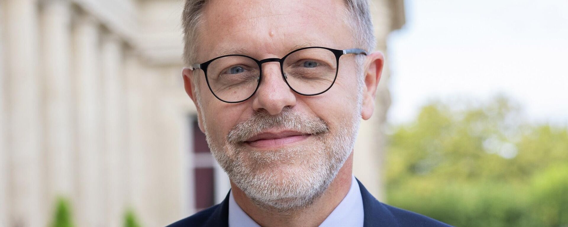 Посол Франции в Грузии Оливье Курто - Sputnik Грузия, 1920, 11.11.2025