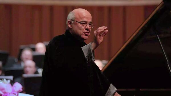 В Тбилиси показали фильм о пианисте Александре Торадзе - видео - Sputnik Грузия