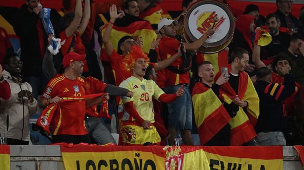 Матч между сборными по футболу Грузии и Испании в рамках отборочного тура к ЧМ-2026 - Sputnik Грузия