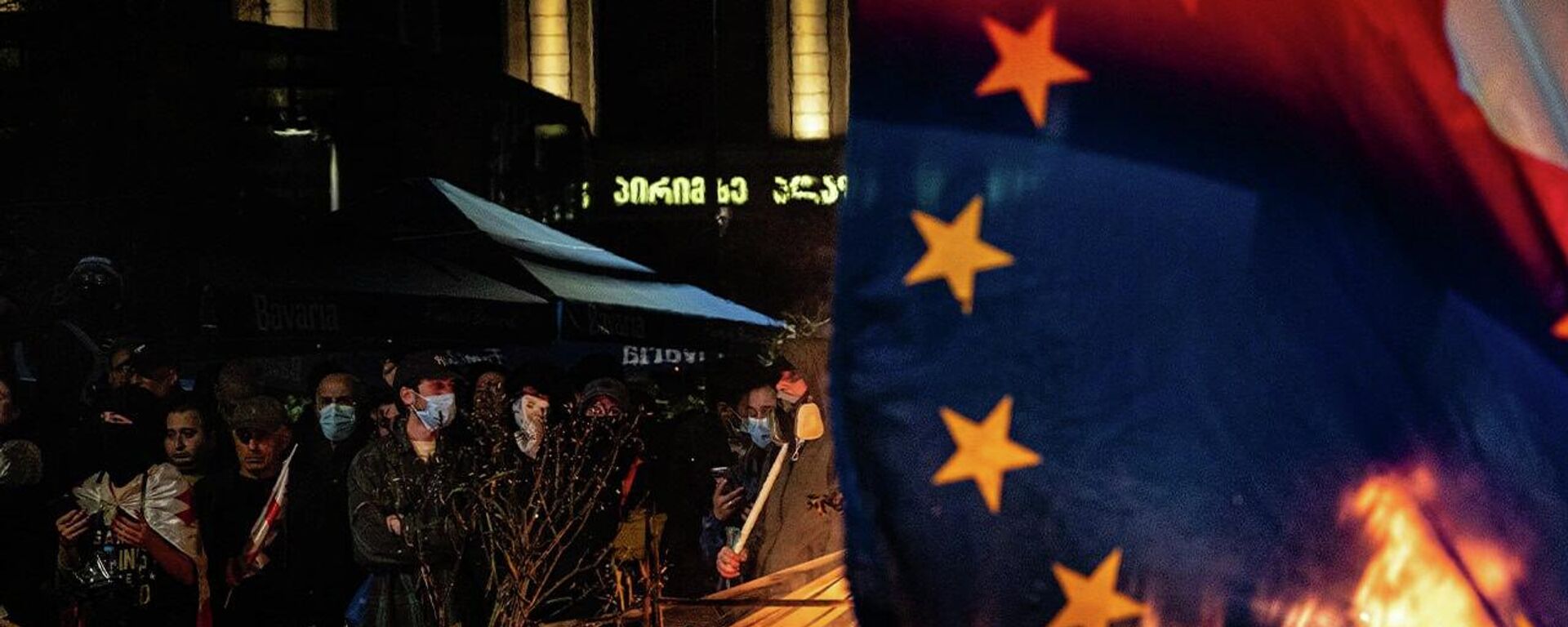 Саакашвили и его сторонники не собираются отступать? - видео - Sputnik Грузия, 1920, 16.11.2025