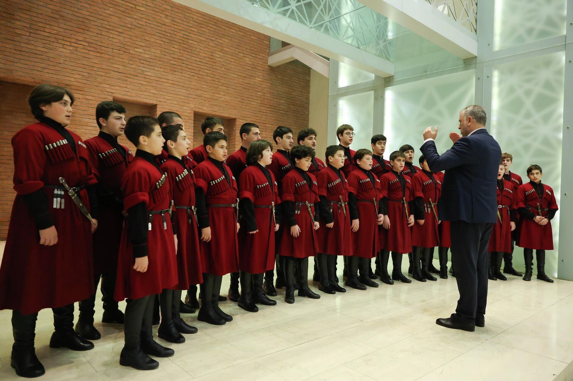 В Тбилиси отметили День толерантности и 10-летие Совета этнических меньшинств В Тбилиси отметили День толерантности и 10-летие Совета этнических меньшинств - Sputnik Грузия, 1920, 18.11.2025