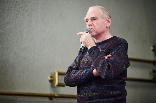 Поэт, художник Михаил Ляшенко. Вечер памяти журналиста и поэта Владимира Головина. - Sputnik Грузия