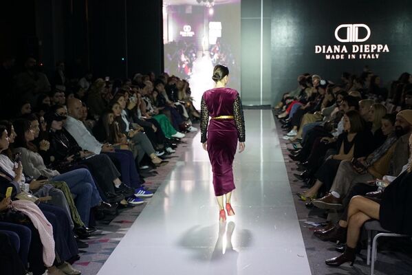 Тбилисская неделя моды (TFW) была основана в 2009 году. С тех пор она регулярно проводится весной и осенью. - Sputnik Грузия