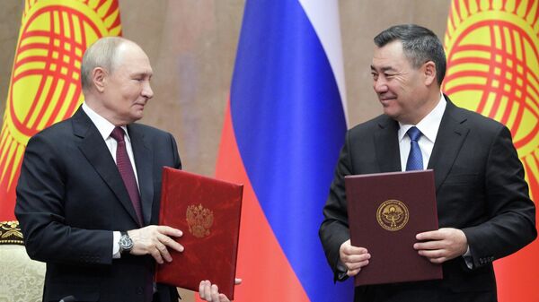 პუტინი და ჟაპაროვი ევრაზიაში უსაფრთხოების არქიტექტურაზე შეთანხმდნენ