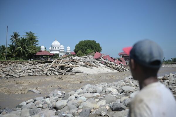 Разрушения после наводнения в Индонезии. - Sputnik Грузия