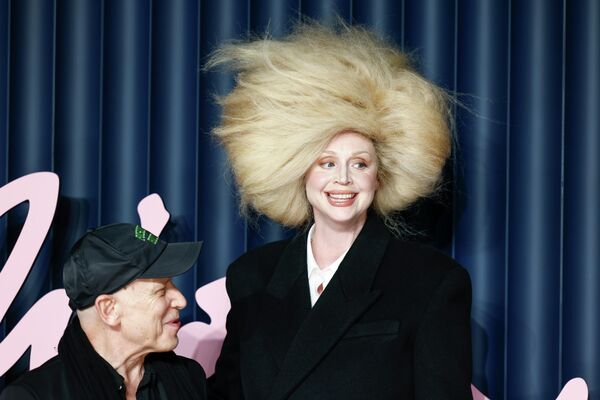 მსახიობი გვენდოლინ კრისტი The Fashion Awards 2025-ზე ფოტოგრაფებისთვის პოზირებს, ლონდონი. - Sputnik საქართველო