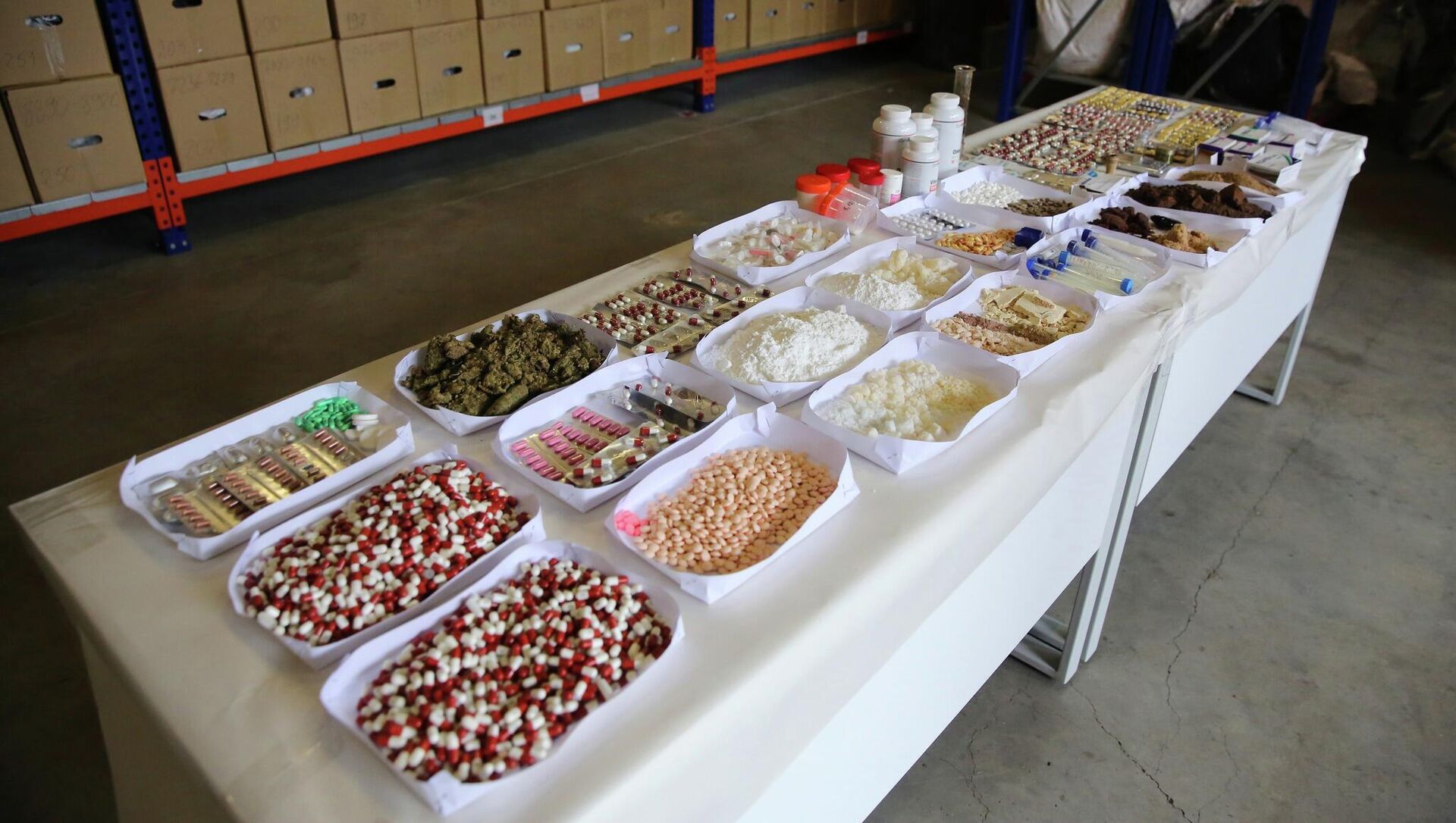 МВД Грузии сообщило об уничтожении почти тонны наркотиков - Sputnik Грузия, 1920, 09.12.2025