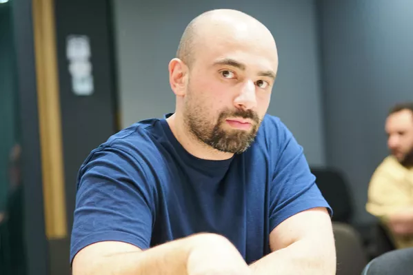 "Она (либеральная идеология) говорила, что факты не имеют смысла, содержание не имеет смысла, контекст не имеет смысла – все не имеет смысла. Главное – чтобы у вас все было хорошо, а наши ценности были правильными. Но кризис именно из-за этого. Выяснилось, что факты более важны, чем восприятие", – отметил Сихарулидзе.  - Sputnik Грузия