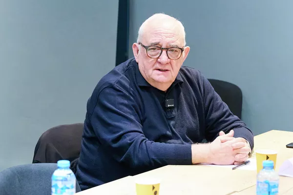 На встречу участников круглого стола – экспертов и политологов, пригласил главный редактор газеты "Свободная Грузия" Тато Ласхишвили.  - Sputnik Грузия