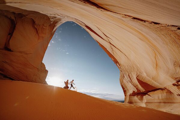 Снимок фотографа Мэдди Мэй, занявший второе место на конкурсе "Международный свадебный фотограф – 2025". - Sputnik Грузия