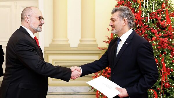 6 ქვეყნის ელჩებმა საქართველოს პრეზიდენტს რწმუნებათა სიგელები გადასცეს - Sputnik საქართველო