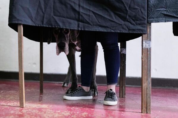 საპრეზიდენტო არჩევნების მეორე ტურის დროს ამომრჩეველი საკუთარ არჩევანს აკეთებს, ჩილე. - Sputnik საქართველო