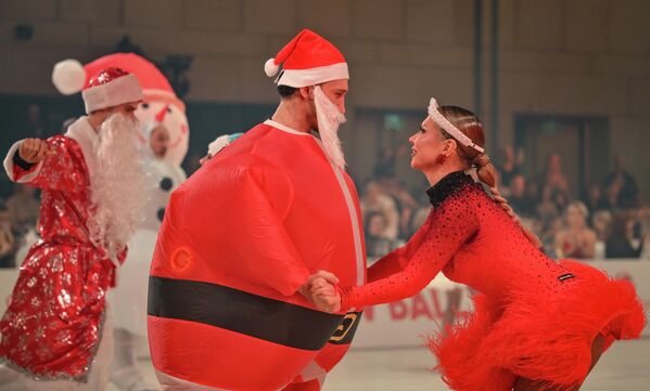 მოსკოვის საერთაშორისო სავაჭრო ცენტრში გამართული  Pro Am Moscow Ball 2025-ის მონაწილეები. - Sputnik საქართველო