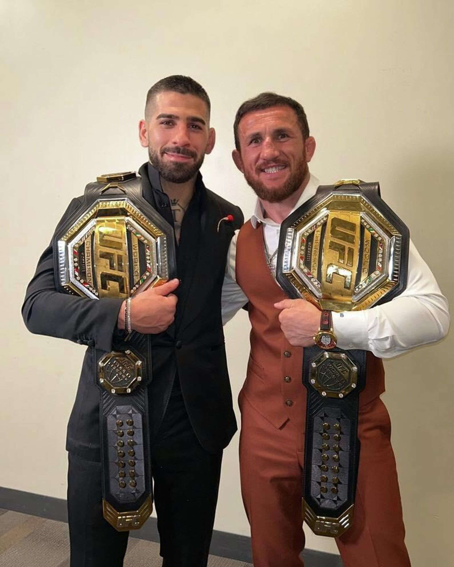 Бойцы Илья Топурия и Мераб Двалишвили, выступающие в UFC - Sputnik Грузия, 1920, 31.12.2025