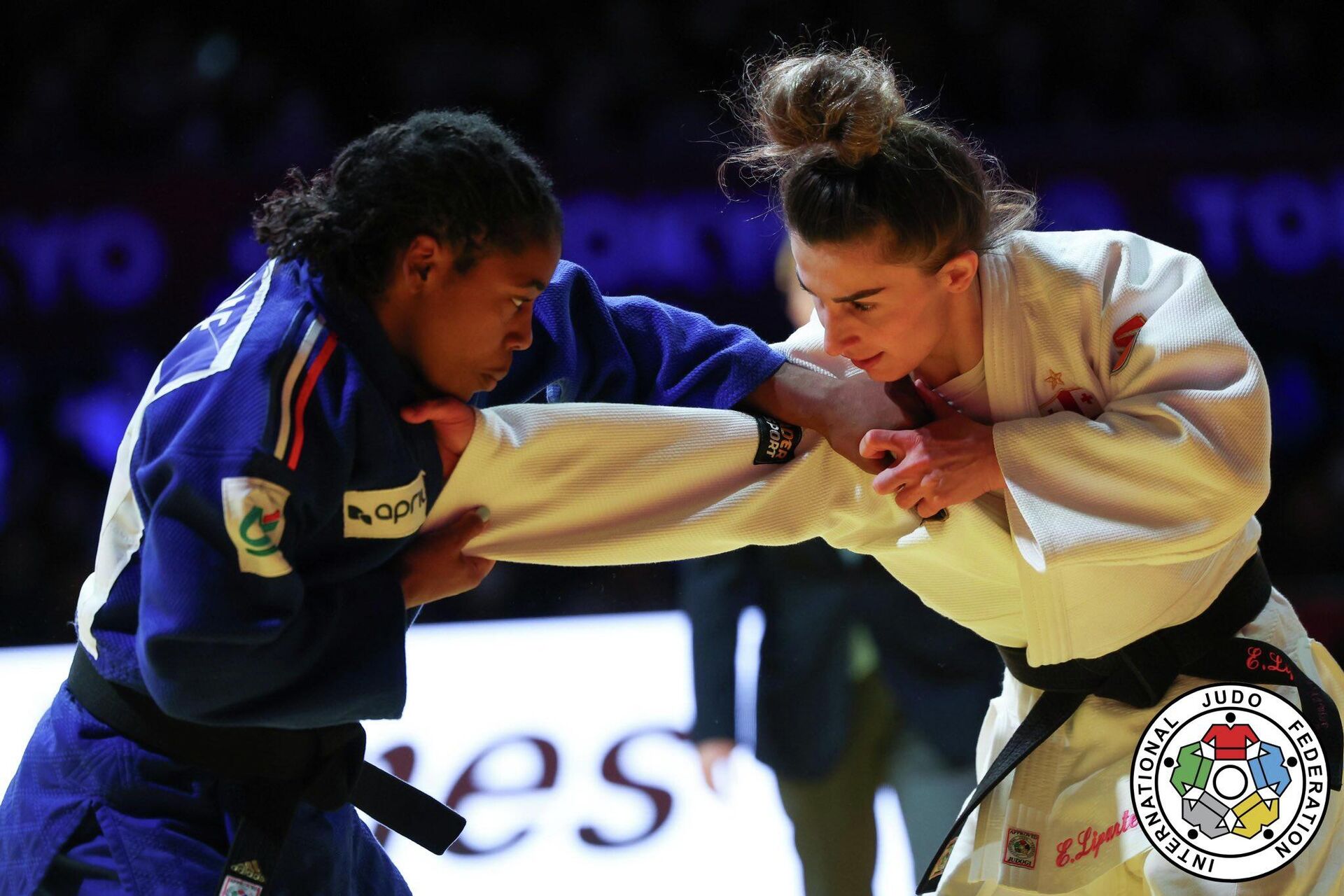 Этер Липартелиани на чемпионате мира, где она завоевала первое золото для Грузии в женском дзюдо - Sputnik Грузия, 1920, 31.12.2025