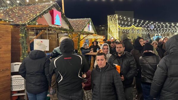 განთავსებული იყო სუვენირების დახლები, კვების ობიექტები. - Sputnik საქართველო