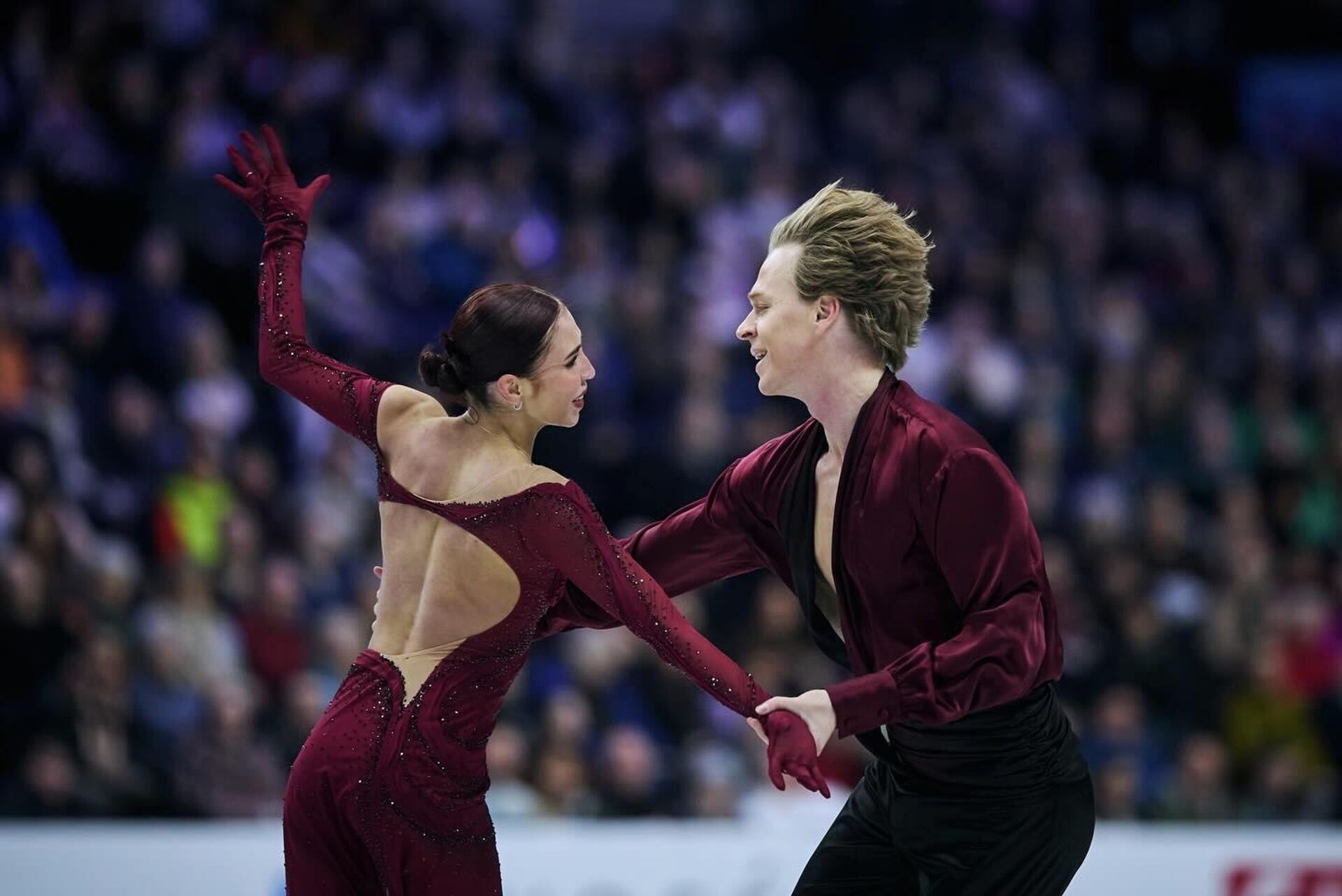 Диана Дэвис и Глеб Смолкин на чемпионате Европы по фигурному катанию 2026 - Sputnik Грузия, 1920, 18.01.2026