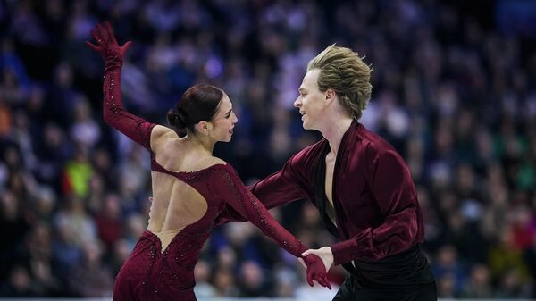 Диана Дэвис и Глеб Смолкин на чемпионате Европы по фигурному катанию 2026 - Sputnik Грузия