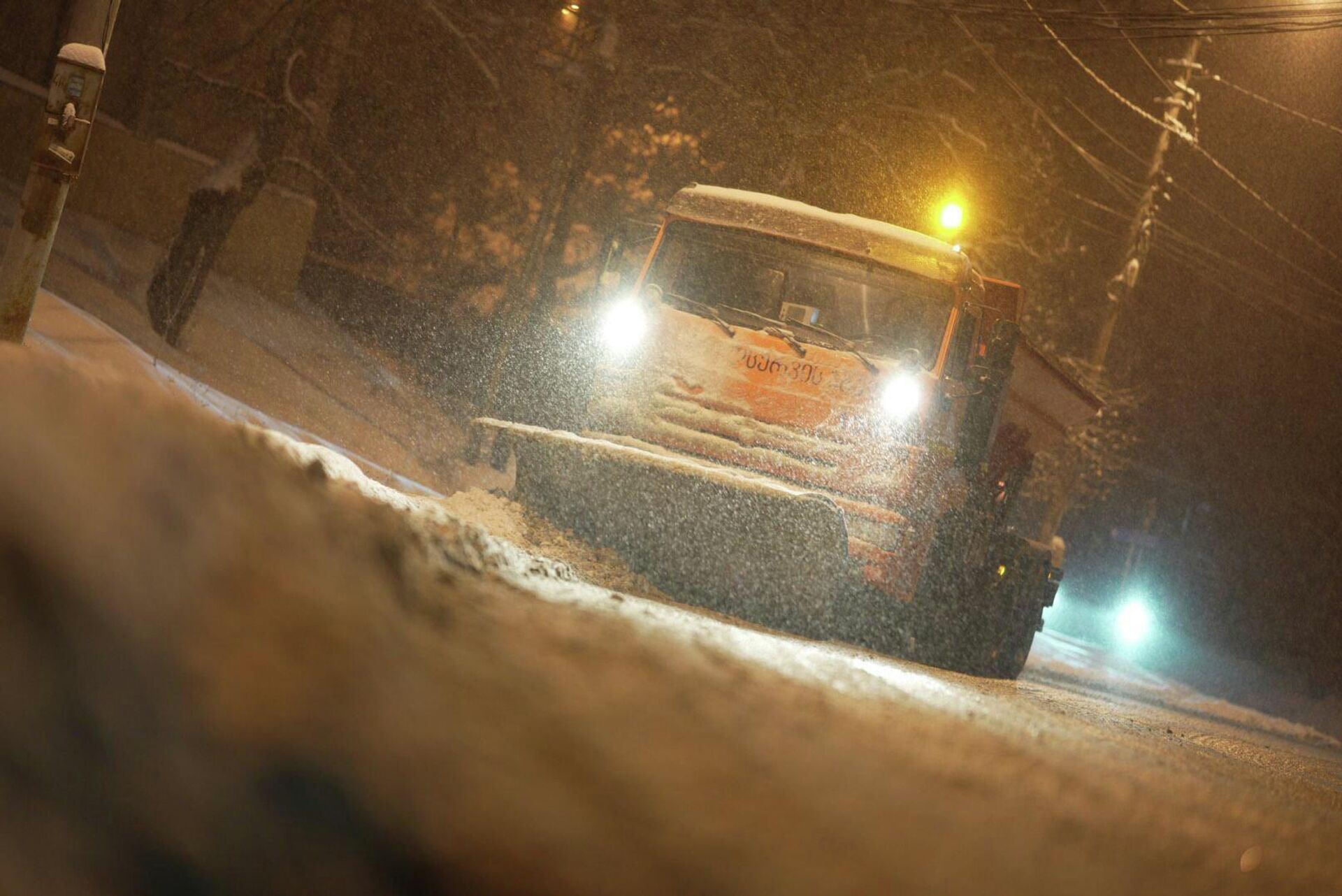 Уборка снега в Тбилиси - Sputnik Грузия, 1920, 20.01.2026