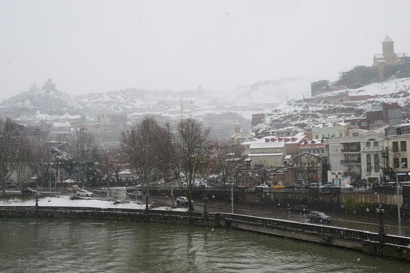 Вид на район Абанотубани в историческом центре грузинской столицы - Sputnik Грузия