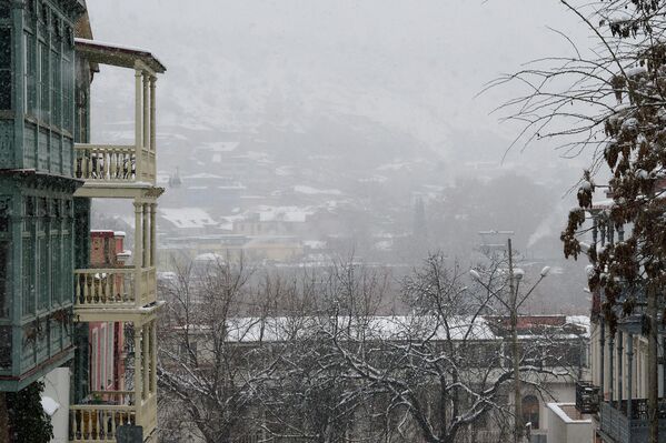 ფერი იცვალა ძველი ქალაქის ნაცნობმა ხედებმაც. - Sputnik საქართველო