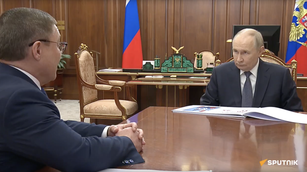 Путин провел встречу с секретарем Генсовета Единой России Якушевым - Sputnik Грузия