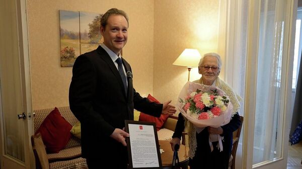 რუსეთის ინტერესთა სექციის წარმომადგენლებმა ლენინგრადის ბლოკადის ვეტერანი მოინახულეს - Sputnik საქართველო