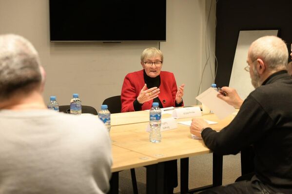 "Политика – это не пансион благородных девиц. Можно сколько угодно говорить о ценностях и принципах, но в реальности государствам постоянно приходится выбирать, какой частью суверенитета пожертвовать ради безопасности и выживания", – считает Девдариани. - Sputnik Грузия