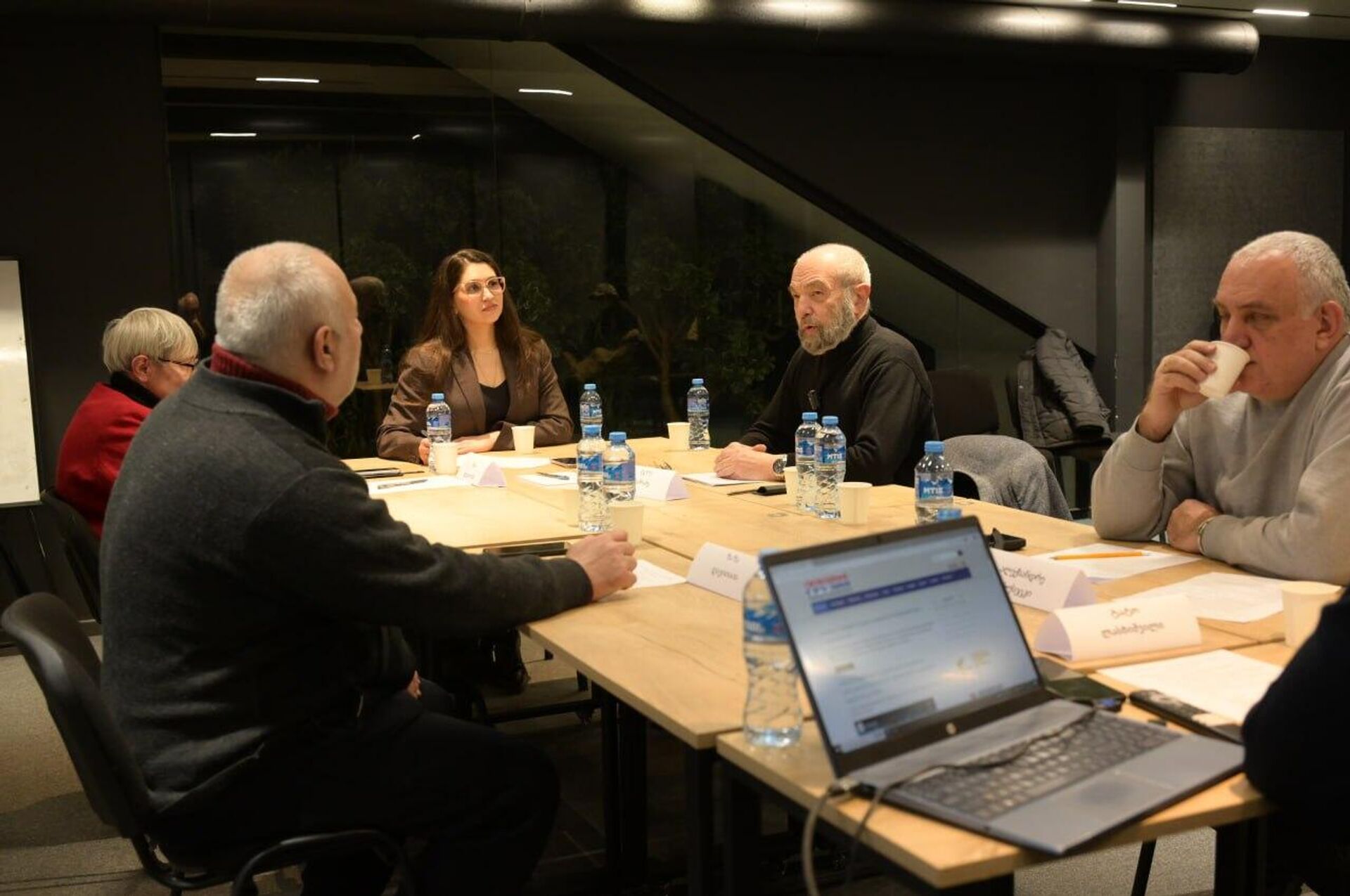 Круглый стол газеты Свободная Грузия с участием грузинских политологов и экспертов.  - Sputnik საქართველო, 1920, 30.01.2026