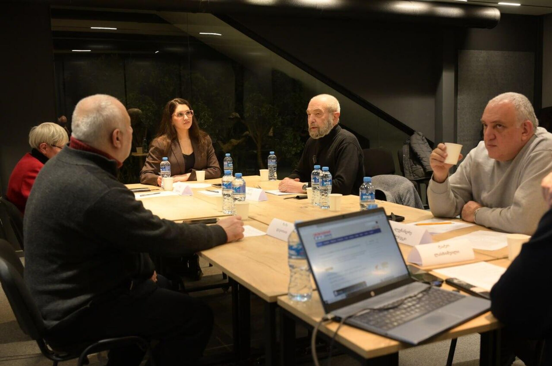 Круглый стол газеты Свободная Грузия с участием грузинских политологов и экспертов.  - Sputnik Грузия, 1920, 30.01.2026