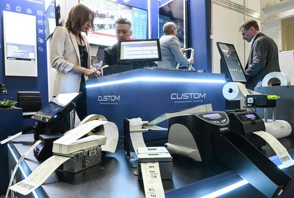 В целом в работе выставки приняли участие более 300 делегаций.  - Sputnik Грузия