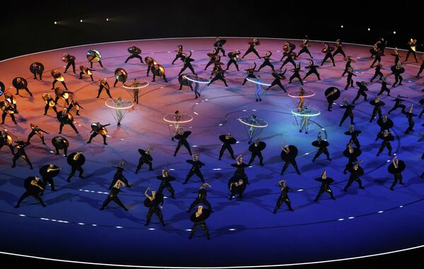 Церемония началась с выступления 70 танцоров из Академии театра Ла Скала.  - Sputnik Грузия