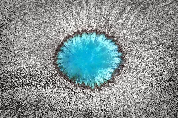 რუსი ფოტოგრაფ პაველ ივშინის ნამუშევარი „სადაც მიწა ფერადია“. - Sputnik საქართველო