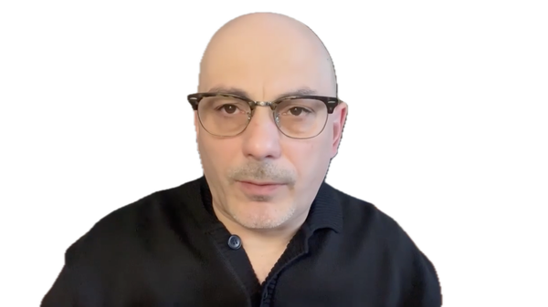 Политолог Армен Гаспарян о разногласиях между Орбаном и Зеленским - Sputnik Грузия